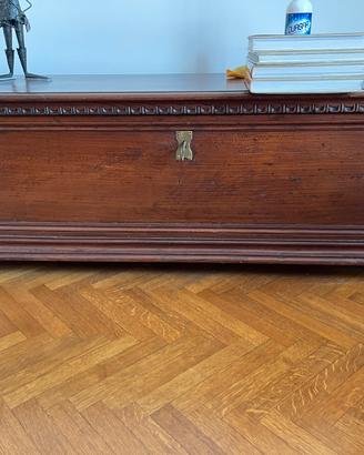 Antiquariato: cassapanca antica