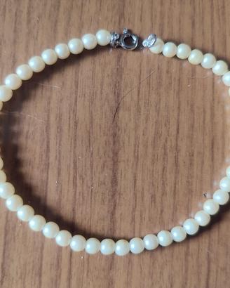 Bracciale in vere perle con chiusura in argento 