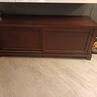 Credenza con ante scorrevoli