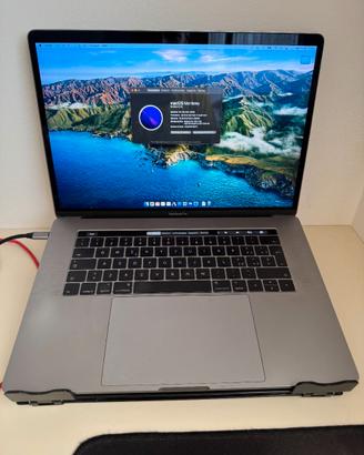 MacBook Pro 15'' 2016 - i7 - 250GB - touchbar