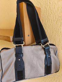 Yves Saint Laurent Borsa