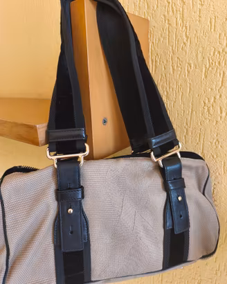Yves Saint Laurent Borsa