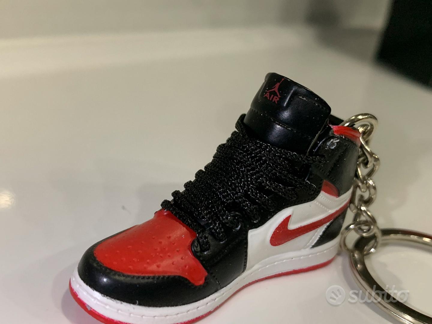 Mini Sneakers “3D”Portachiavi Jordan 1 + Bustina - Abbigliamento e Accessori  In vendita a Napoli