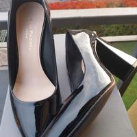 scarpa décolte'in vernice nera 