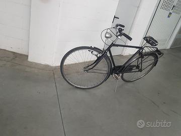 Bicicletta con le ruote da D 28 pollici 
