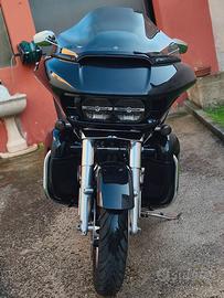Harley Davidson Road Glide Ultra 114