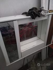 armadietto con specchio per bagno