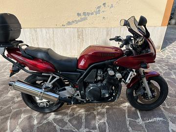 Yamaha fzs fazer 600