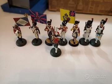 8 soldatini piombo + 6 PLASTICA CRESCENT TOY