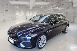 JAGUAR XF 2.0 250 CV SE AUTO 4 PORTE BERLINA