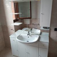 mobile bagno lavabo rubinetto 