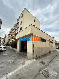 Pitrè/Via Portello - Locale di 90 mq.