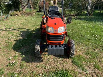 Trattore trattorino kubota b1820