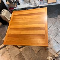 tavolo da pranzo e sedie