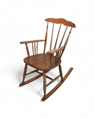 Sedia a dondolo vintage in stile Windsor, in legno