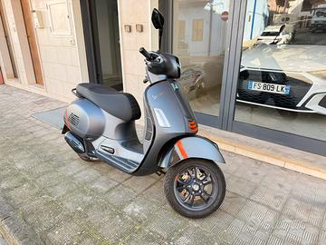 Vespa 125 gts super NUOVA