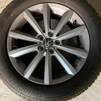 Cerchi lega e gomme invernali come nuovi