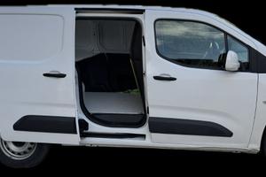 Autocarro Opel Combo 2020 come nuovo