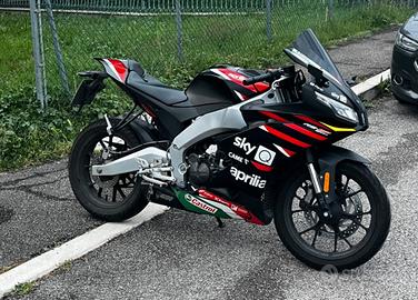 Aprilia rs 125 gp replica