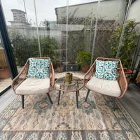 Poltroncine da esterno e tavolino in vetro