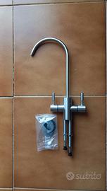Rubinetto a due vie per depuratore di acqua