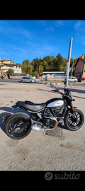 Ducati Scrambler Icon Dark 800