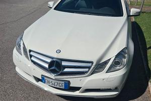 Mercedes-benzina E220 