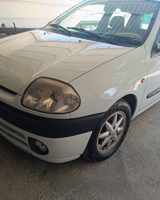 Renault Clio II serie 1.4 16v- Perfetta- 66.000km