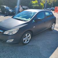 Opel Astra J 1.7 CDTI - Nero Opaco - Meccanica in 