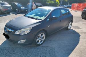 Opel Astra J 1.7 CDTI - Nero Opaco - Meccanica in 