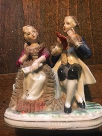 Statuina Dama e Cavaliere vintage Royal Porzellan