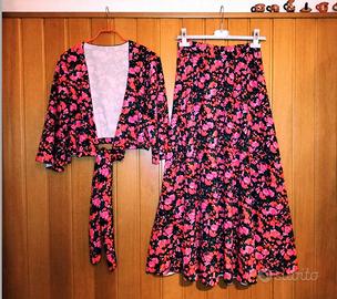 ABITO SET GONNA LUNGA SVASATA CON BLUSA  *NUOVO*