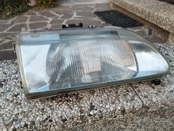 fari anteriori Renault 19 ll