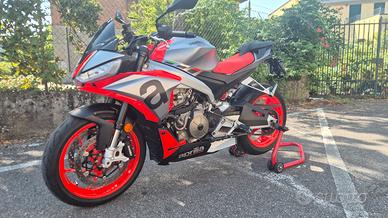 aprilia tuono 660