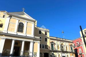 2 LOCALI A TORRE ANNUNZIATA