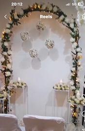 Arco fiori Rose finte Allestimento matrimonio