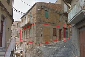 Casa da Ristrutturare con Garage in centro storico