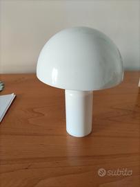 Soprammobile in plastica a forma di fungo 