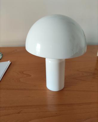 Soprammobile in plastica a forma di fungo 