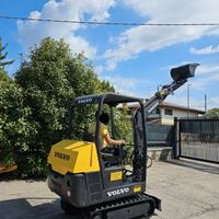 E232 - Mini escavatore 15 q.li Volvo EC15
