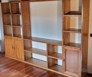 Libreria in legno massiccio