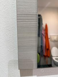 Specchio bagno con faretto