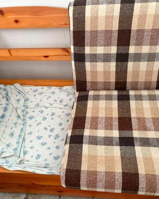 divano letto in legno di pino di Svezia