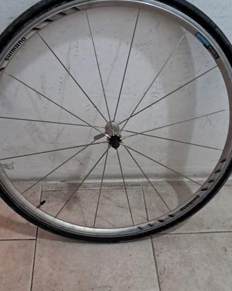ruota bici Shimano Wheels anteriore con copertone