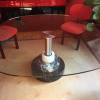 Tavolo Acerbis di design in cristallo e marmo