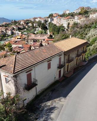 Villa di 400 m² con più di 5 locali a Ogliastro Ci