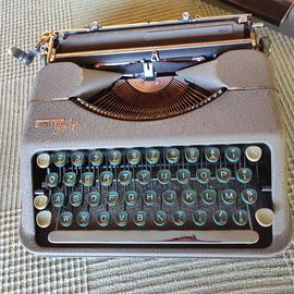 Macchina da scrivere portatile Sim Type Baby 1950
