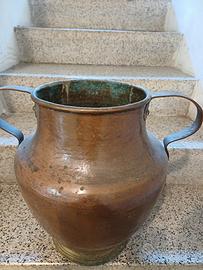 grossa anfora in rame