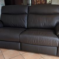 divano in pelle.