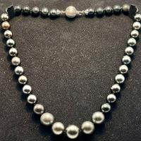 COLLANA E ORECCHINI DI PERLE DI TAHITI IN ORO 18K